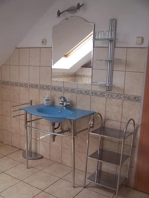 Akacia Apartment - Free Inside Parking, 2 Bedrooms, Garden, Next To Centre Budapest